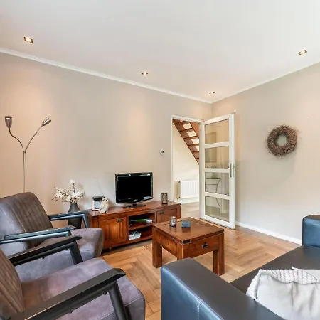 Vakantiehuis In With Garden *