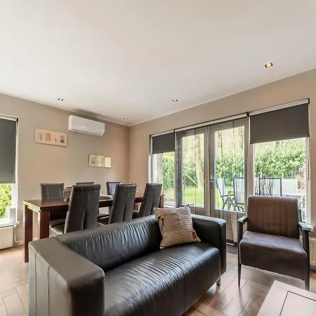 Tranquil In Near Forest Holiday home *