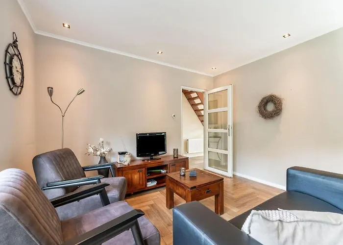 Dom wakacyjny In With Garden *