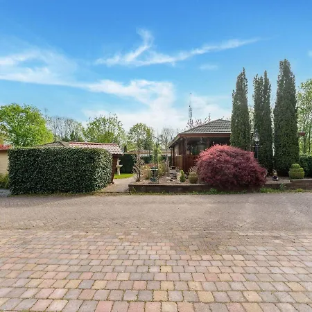 Semesterbostad In With Garden