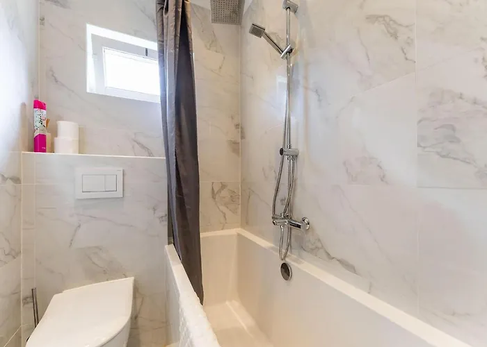 In With Garden Semesterbostad