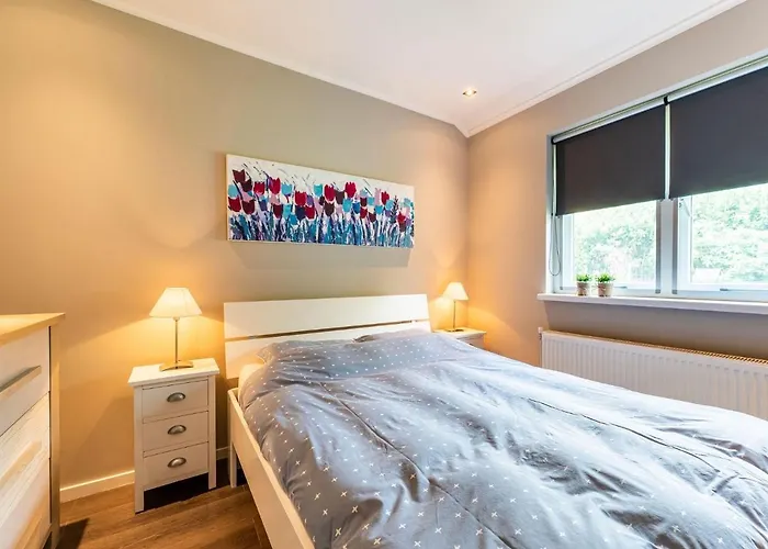 Semesterbostad In With Garden Garderen