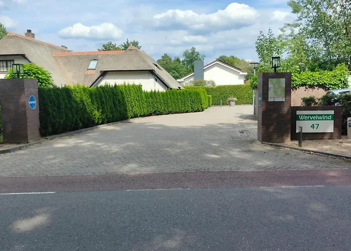 In With Garden Semesterbostad Garderen